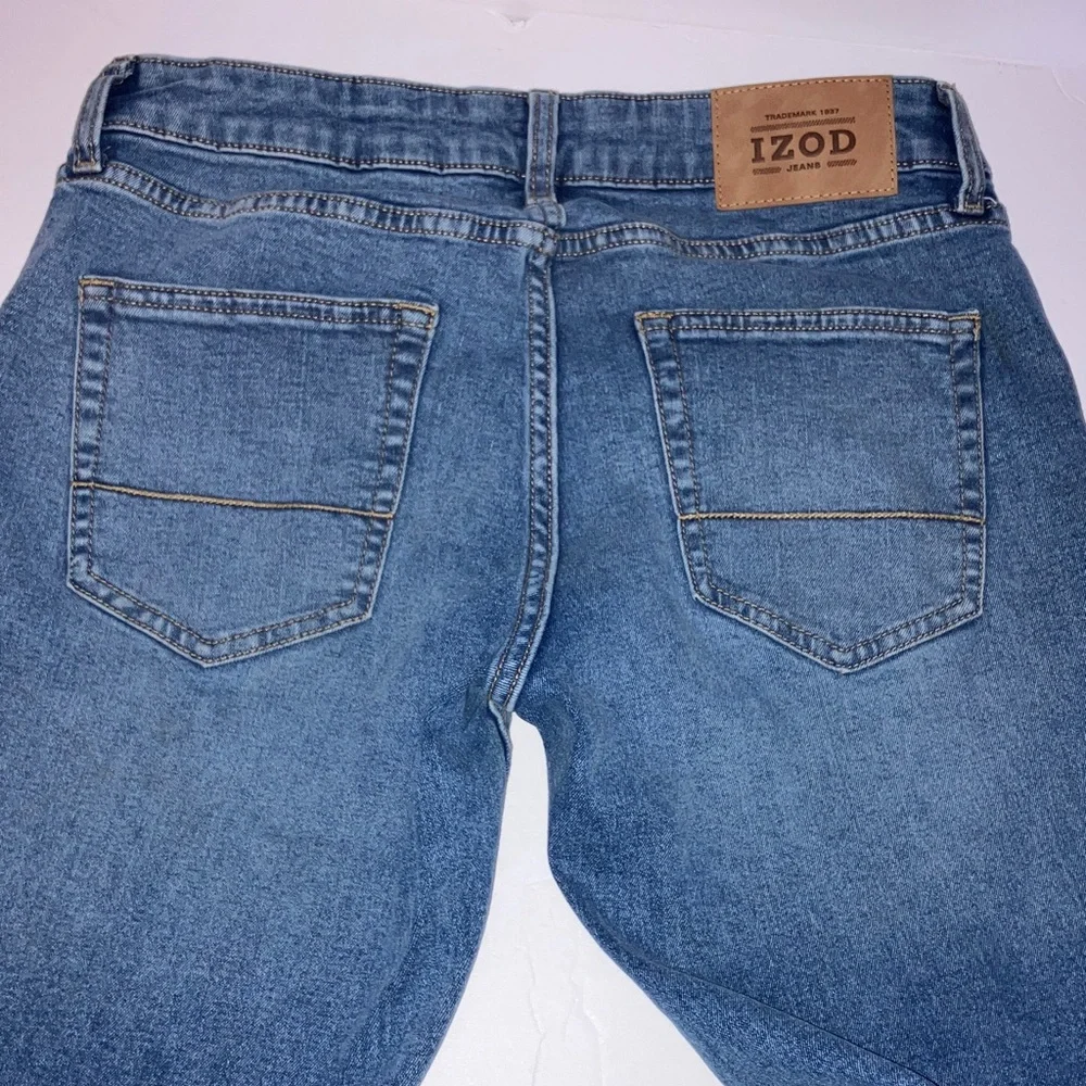 Izod Men's Straight Fit Stonewashed‎ Denim Jeans Soft Stretch 30x30